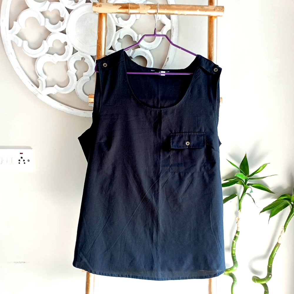 NWOT Plus Black Flowy Top - Picture 3 of 15
